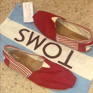RED TOMS Shoes size 6